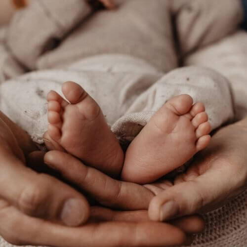 Im Rahmen der Babyschlafcoaching Folgeberatung begleiten dich deine Babyschlafexpertinnen Jana und Linda von Schlaf gut Mini, wenn du dir nach einem Schlafcoaching Baby und Kleinkind weitere Unterstützung wünschst.
